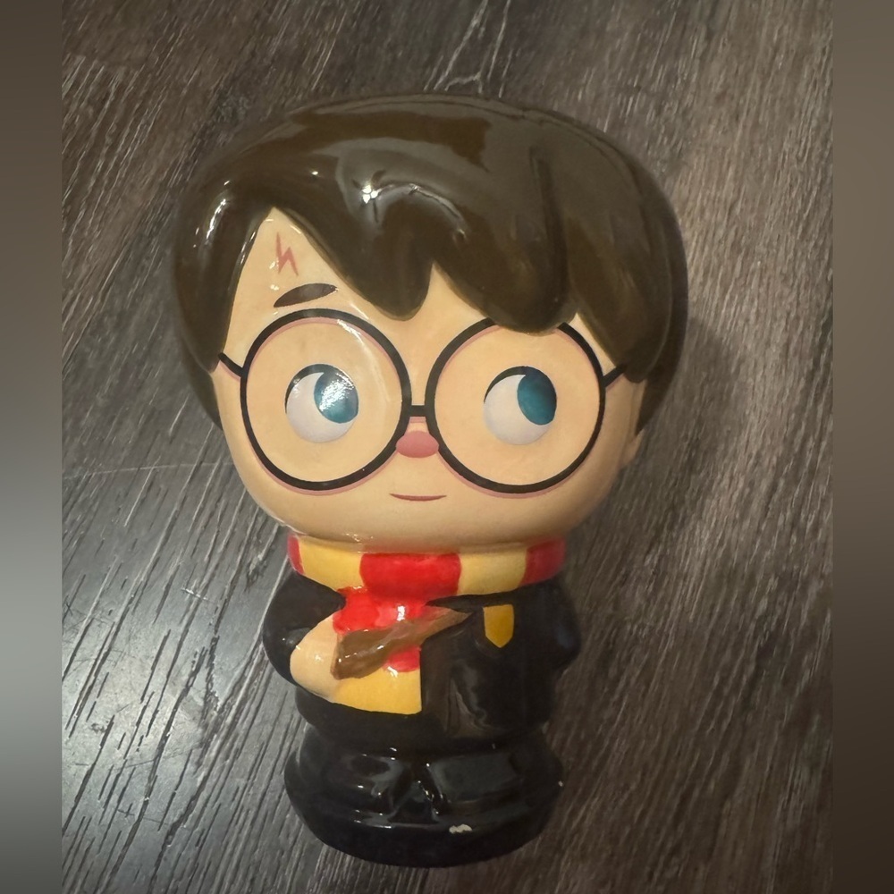 Wizarding World Harry Potter Mug (used as pen holder)